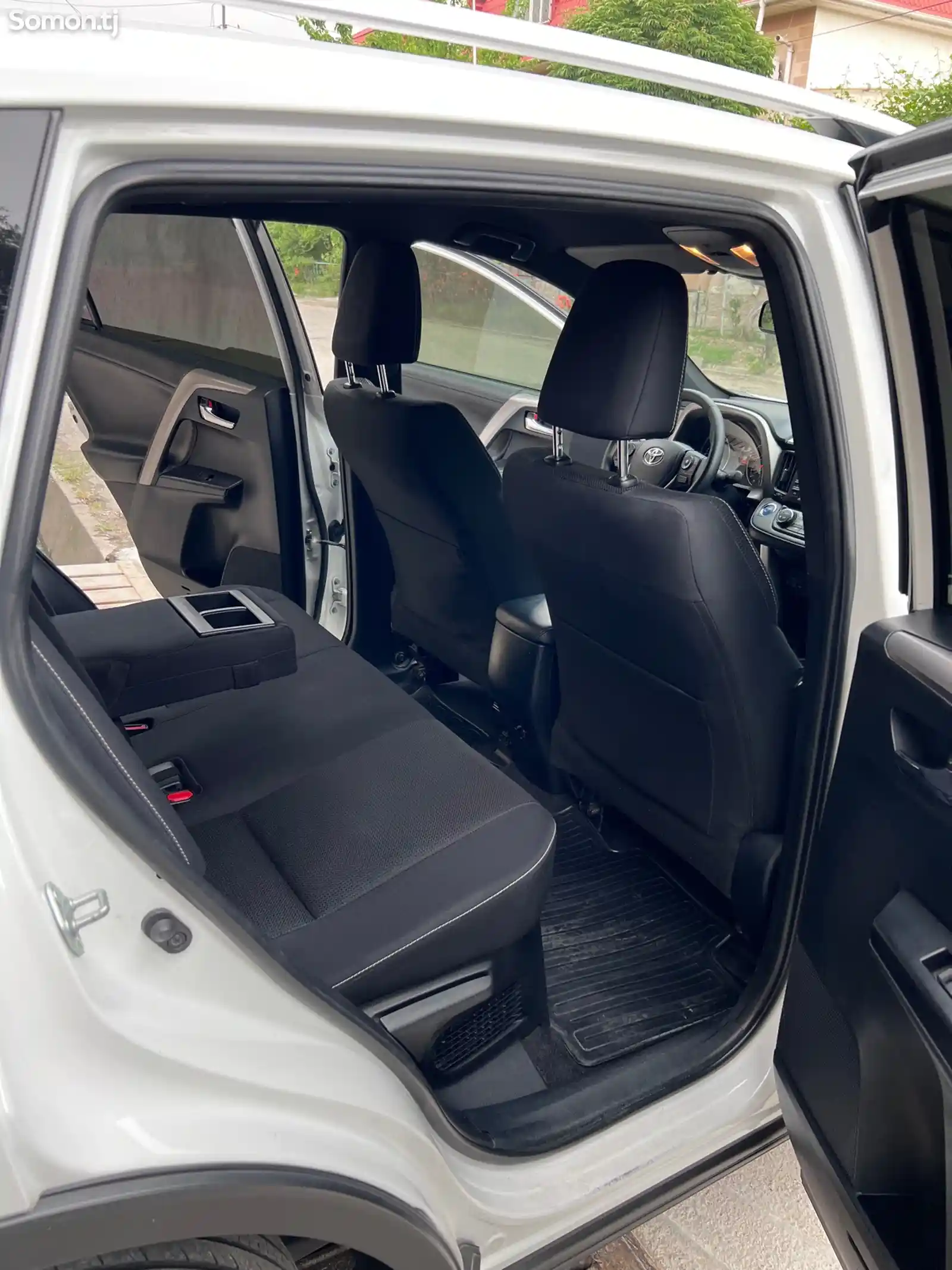 Toyota RAV 4, 2019-13