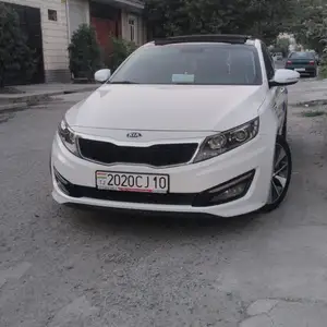 Kia K5, 2011