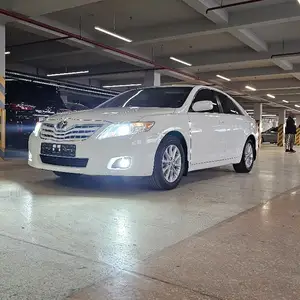 Toyota Camry, 2010