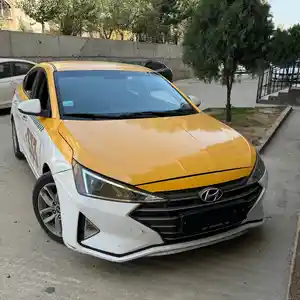 Hyundai Elantra, 2019