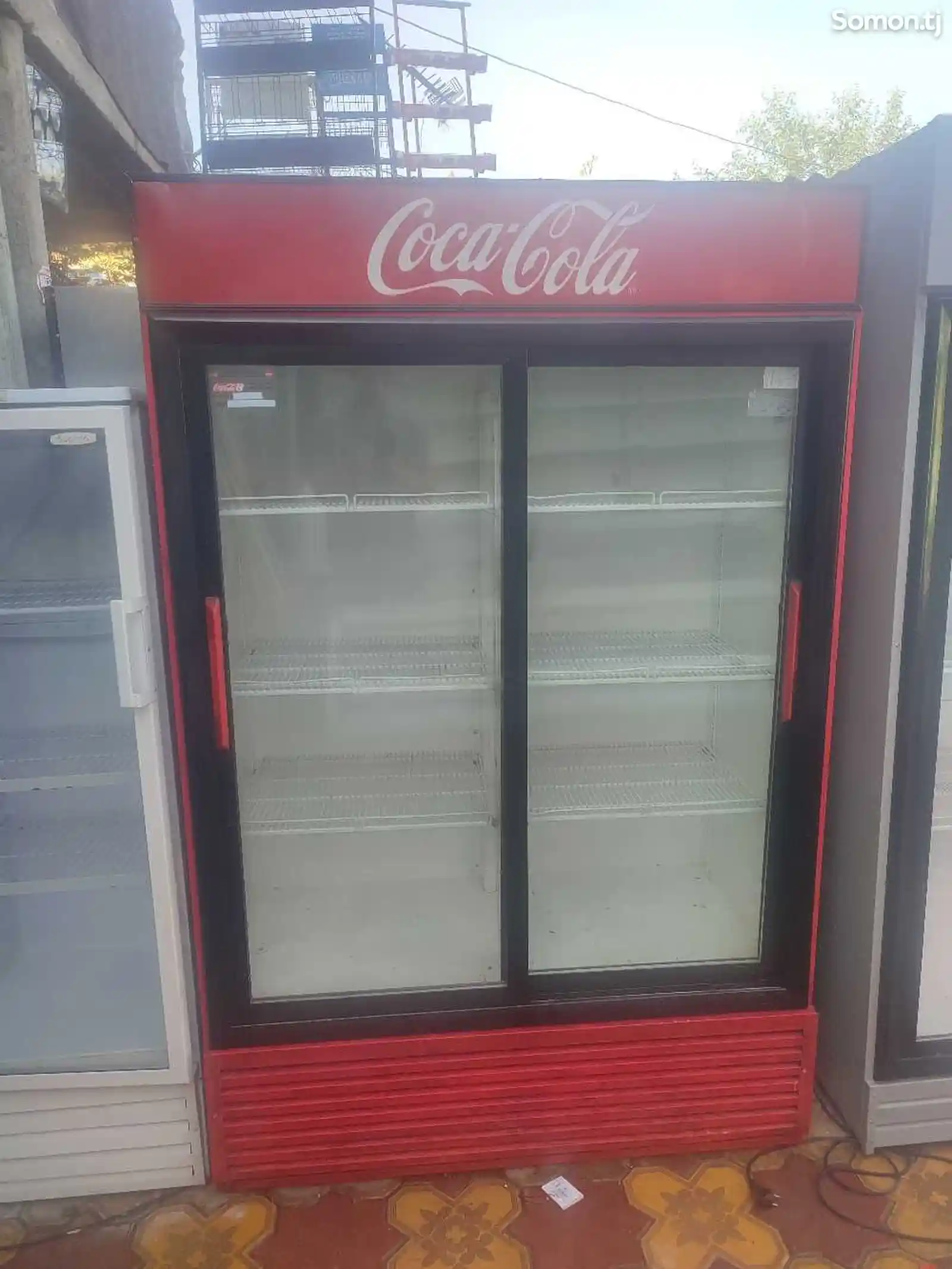 Холодильный шкаф Coca-Cola-1
