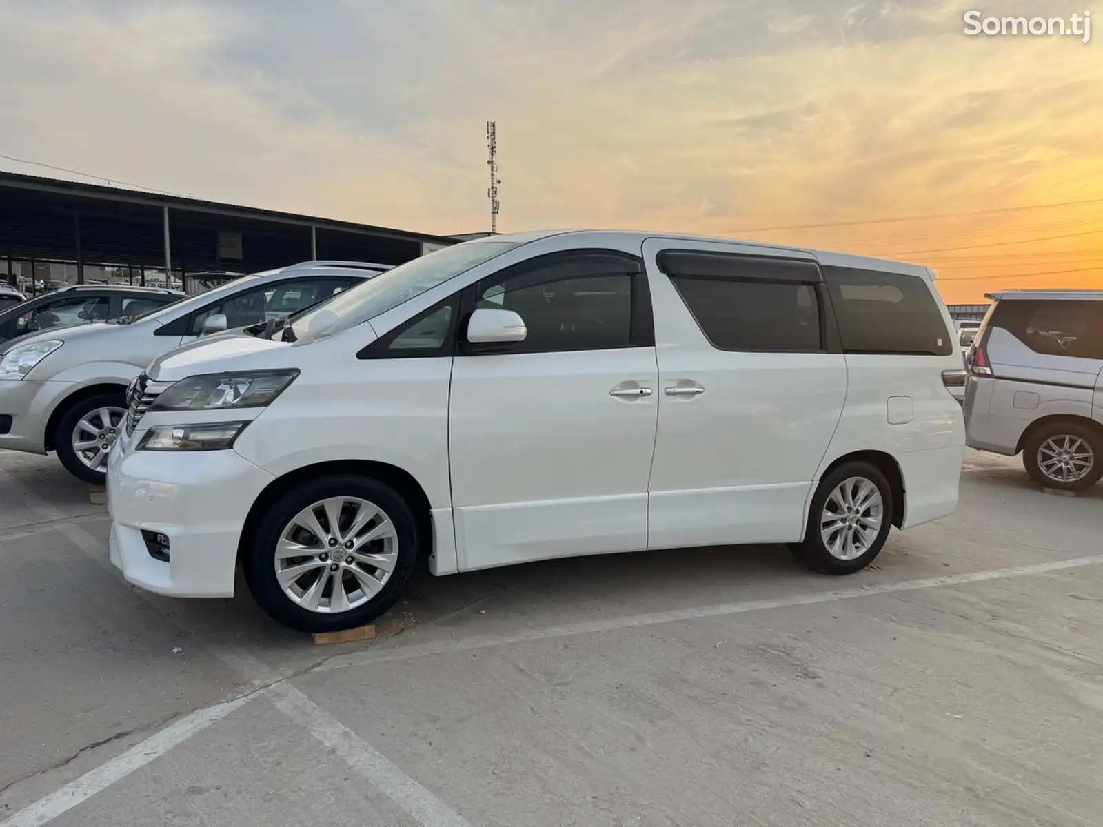 Toyota Vellfire, 2014-2