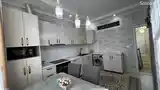 3-комн. квартира, 13 этаж, 70м², Голубой Экран-2