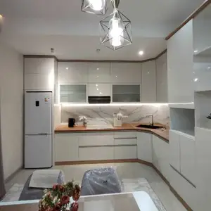 2-комн. квартира, 2 этаж, 60м², Универмаг