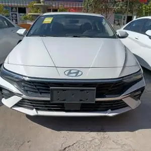 Hyundai Elantra, 2024