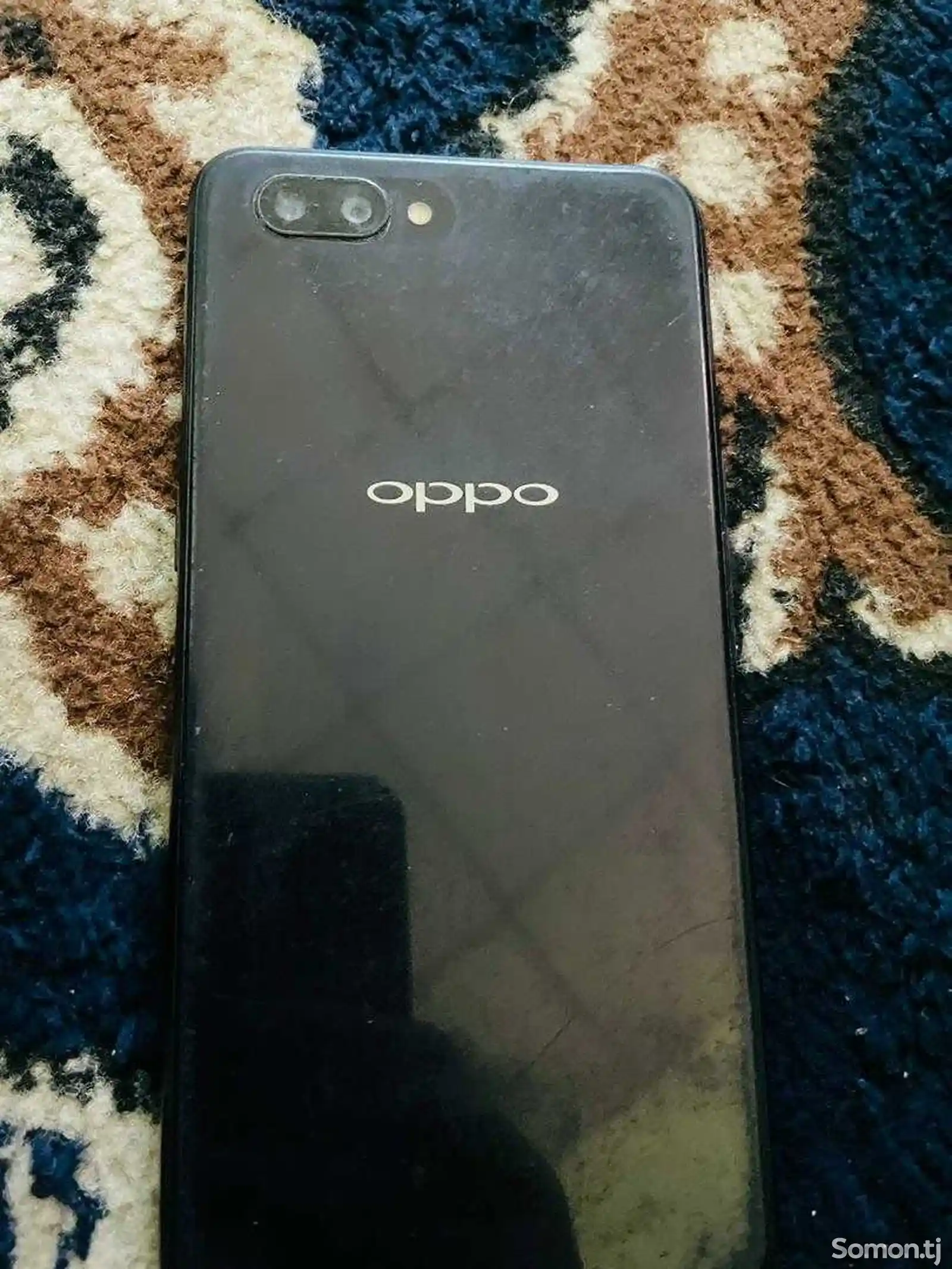 Телефон Oppo-3