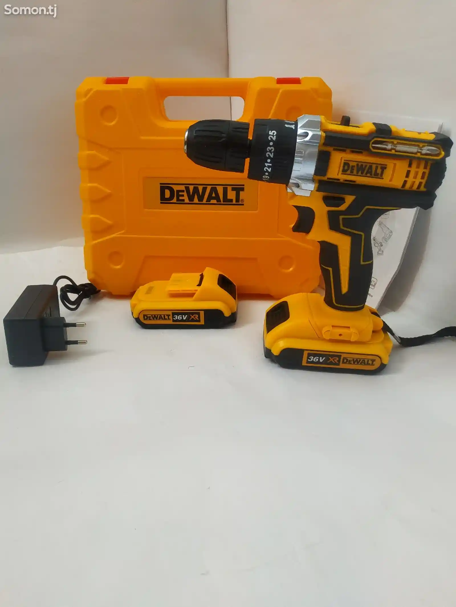 Шуруповёрт DeWalt-1