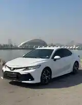 Toyota Camry, 2018-5