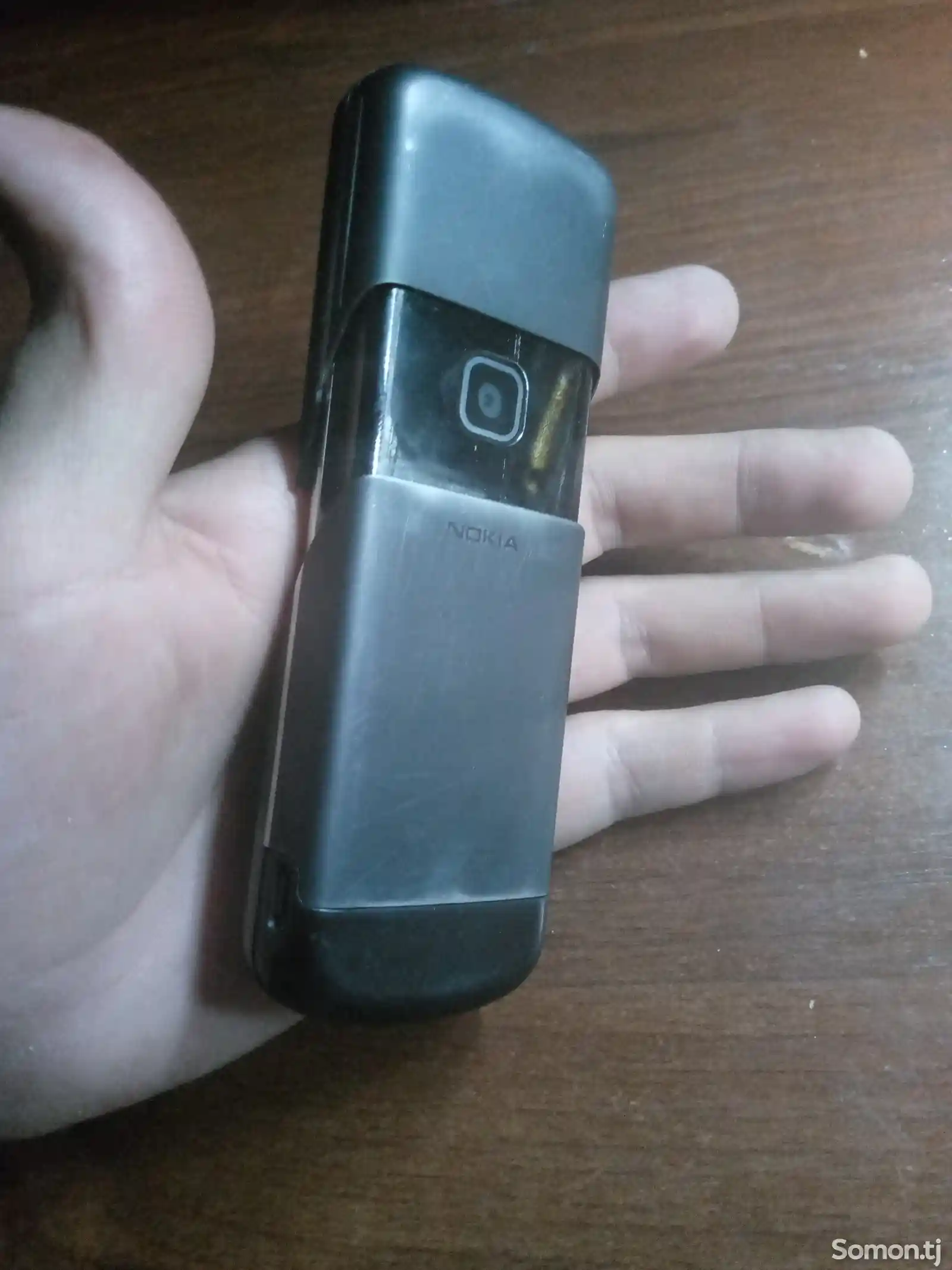 Nokia 8600-3