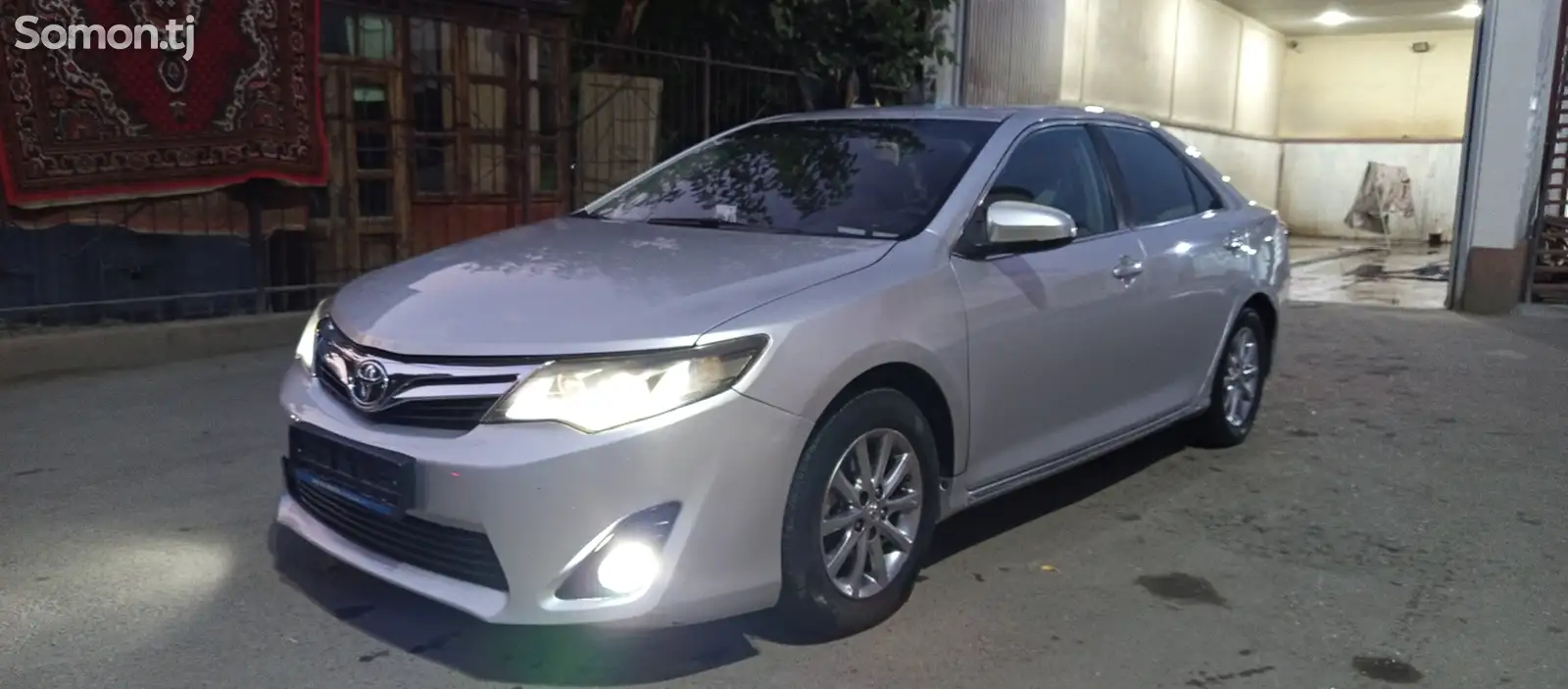 Toyota Camry, 2012-1