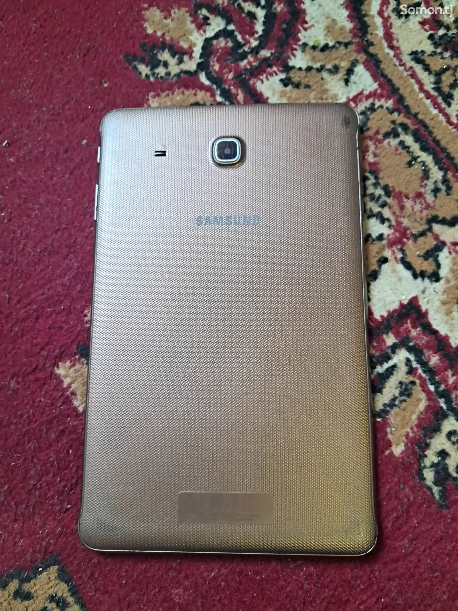 Планшет Samsung Galaxy Tab E-1