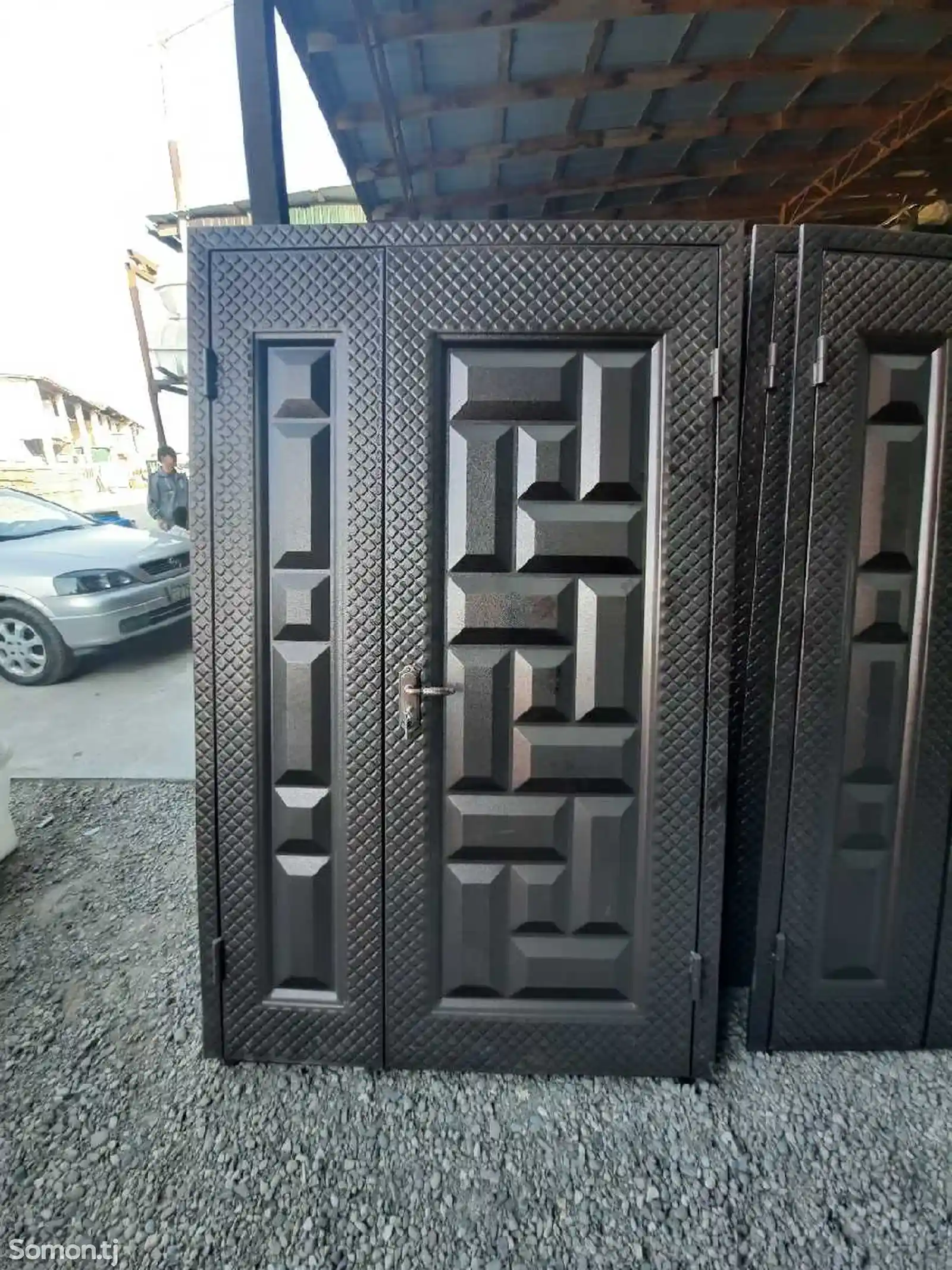 Железная дверь