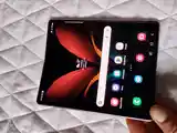 Samsung Galaxy Z Fold2-3