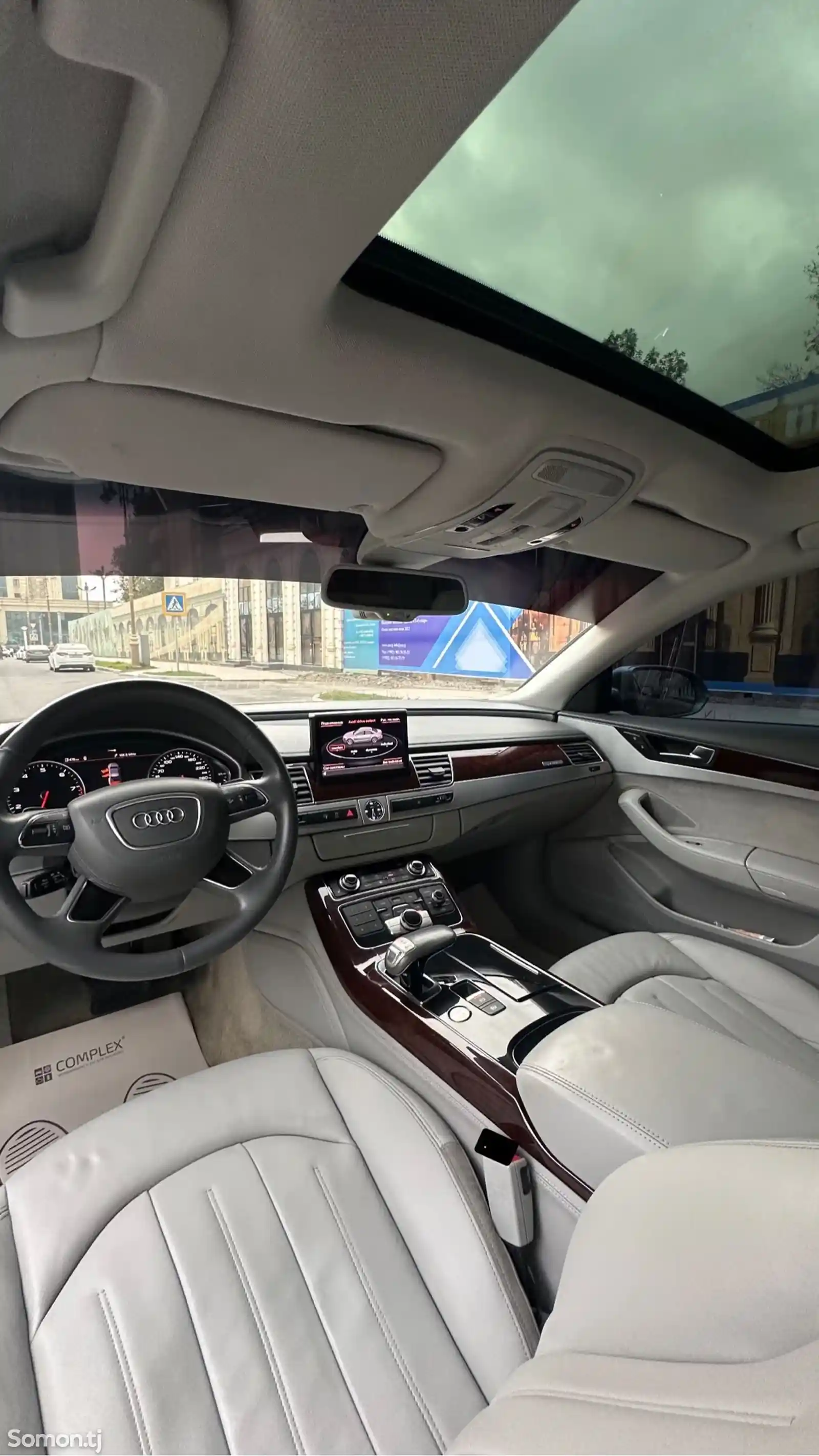 Audi A8, 2011-8