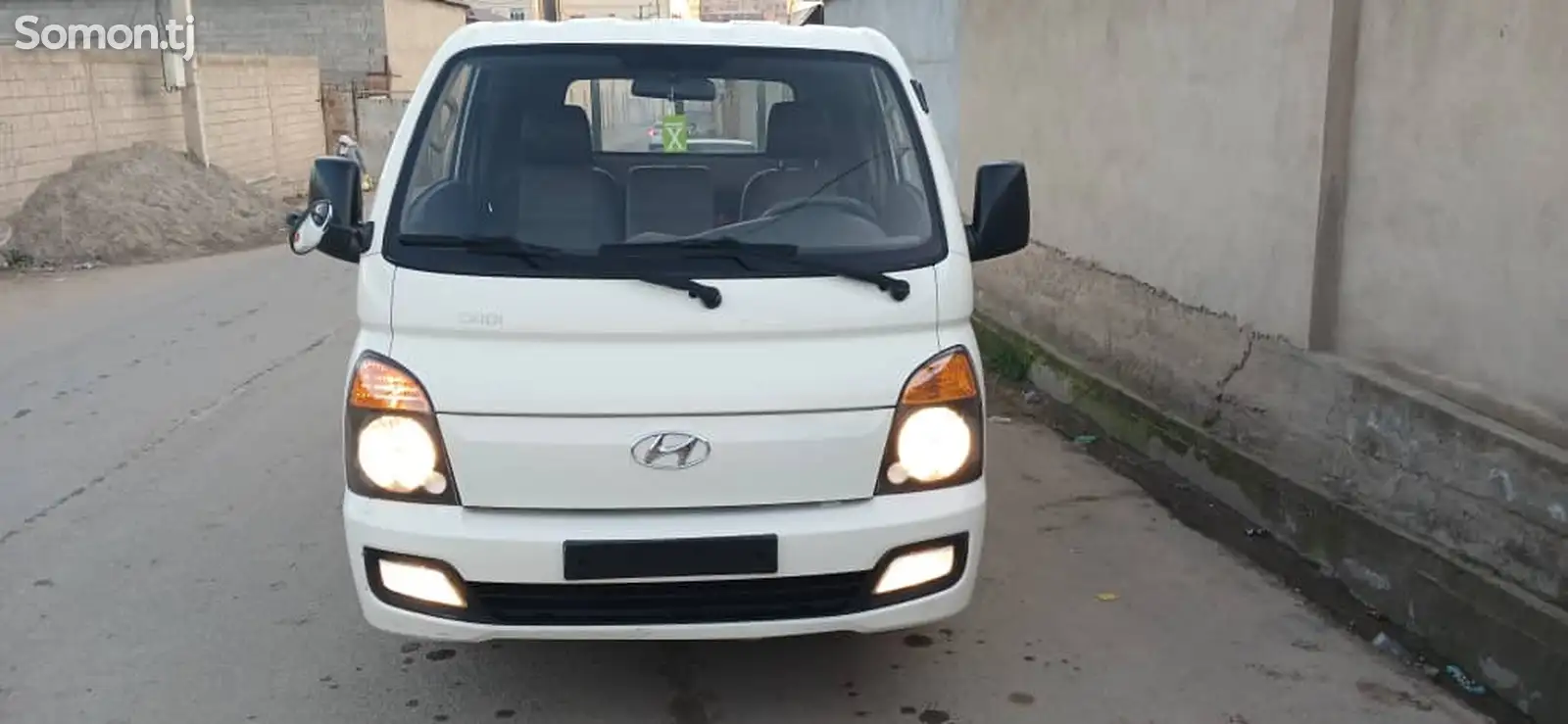 Бортовой автомобиль Hyundai Porter, 2016-1