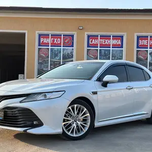 Toyota Camry, 2018