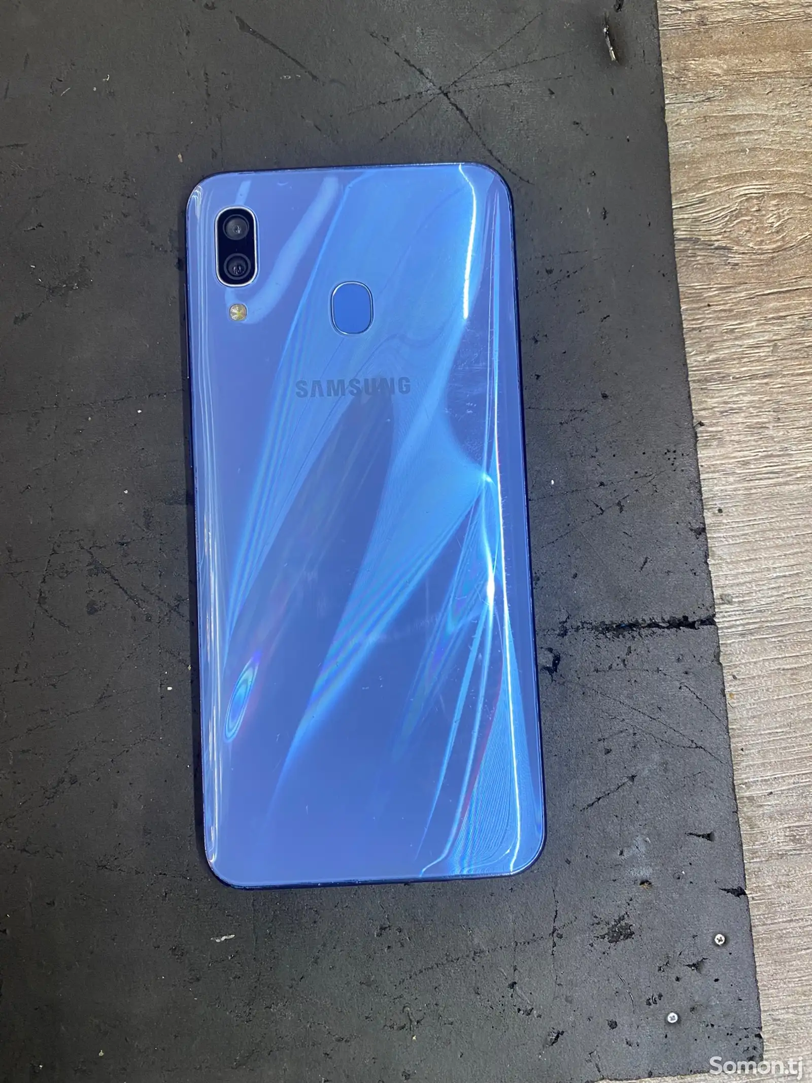 Samsung Galaxy A30-1