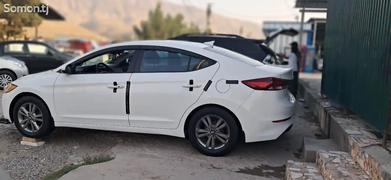 Hyundai Elantra, 2017-13