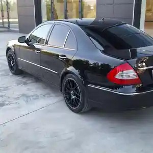 Mercedes-Benz E class, 2008