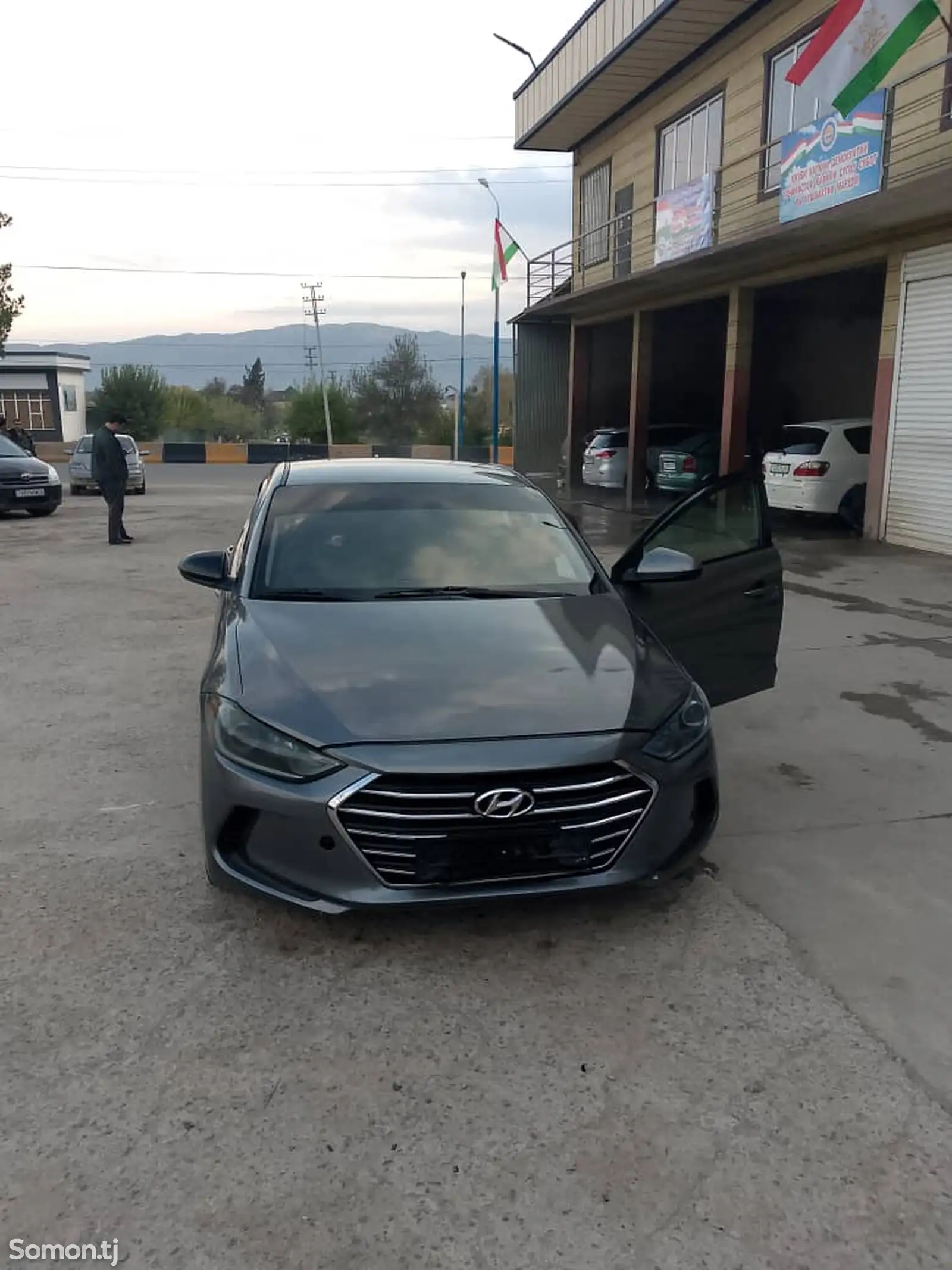 Hyundai Elantra, 2018-1