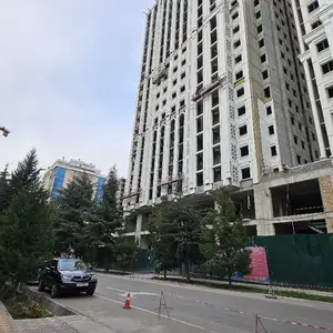 3-комн. квартира, 15 этаж, 133 м², район Исмоили Сомони, улица Мирзо Турсунзаде