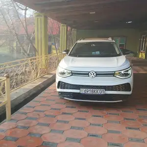 Volkswagen ID.6, 2022