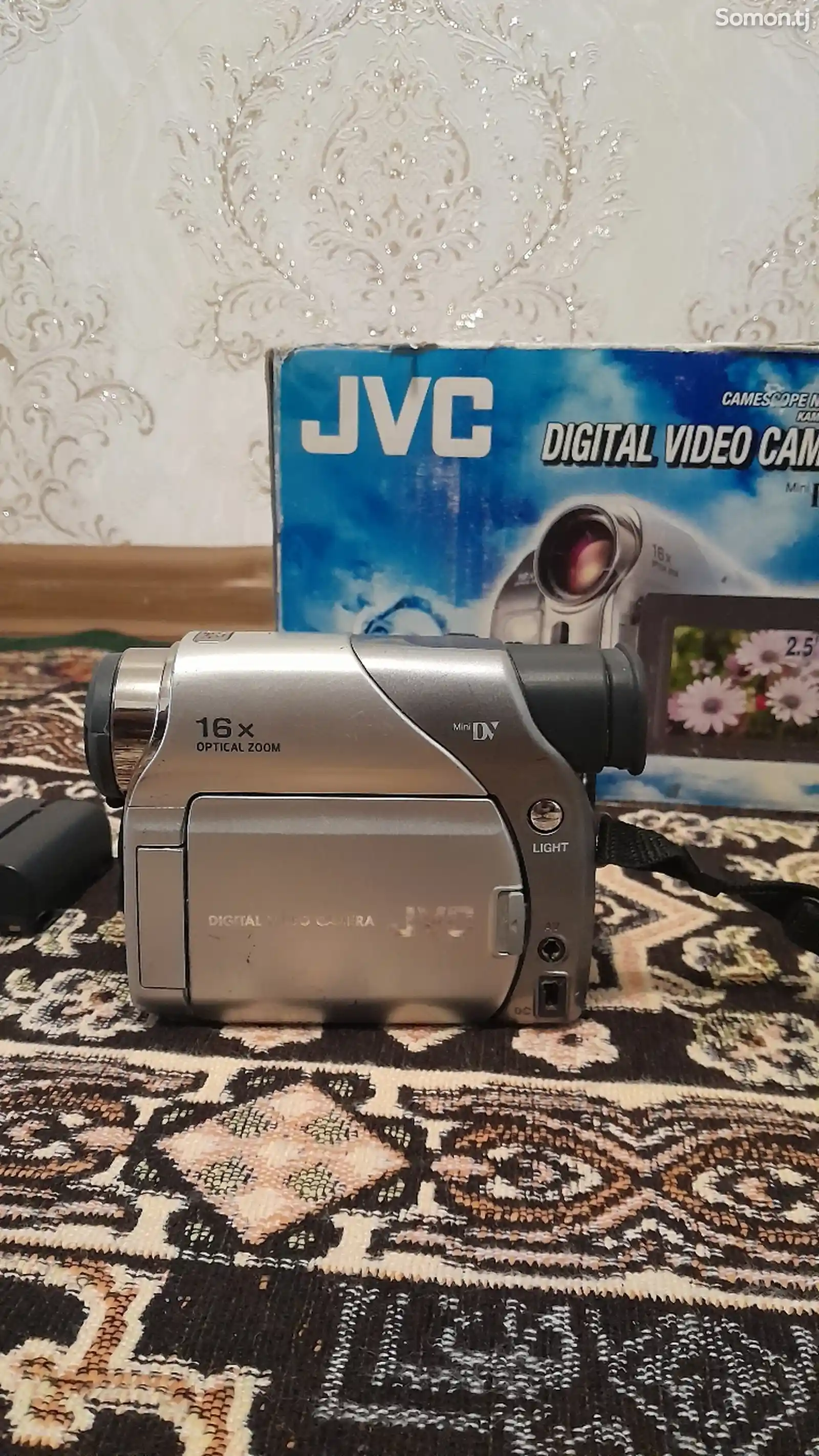 Видеокамерa JVC-2