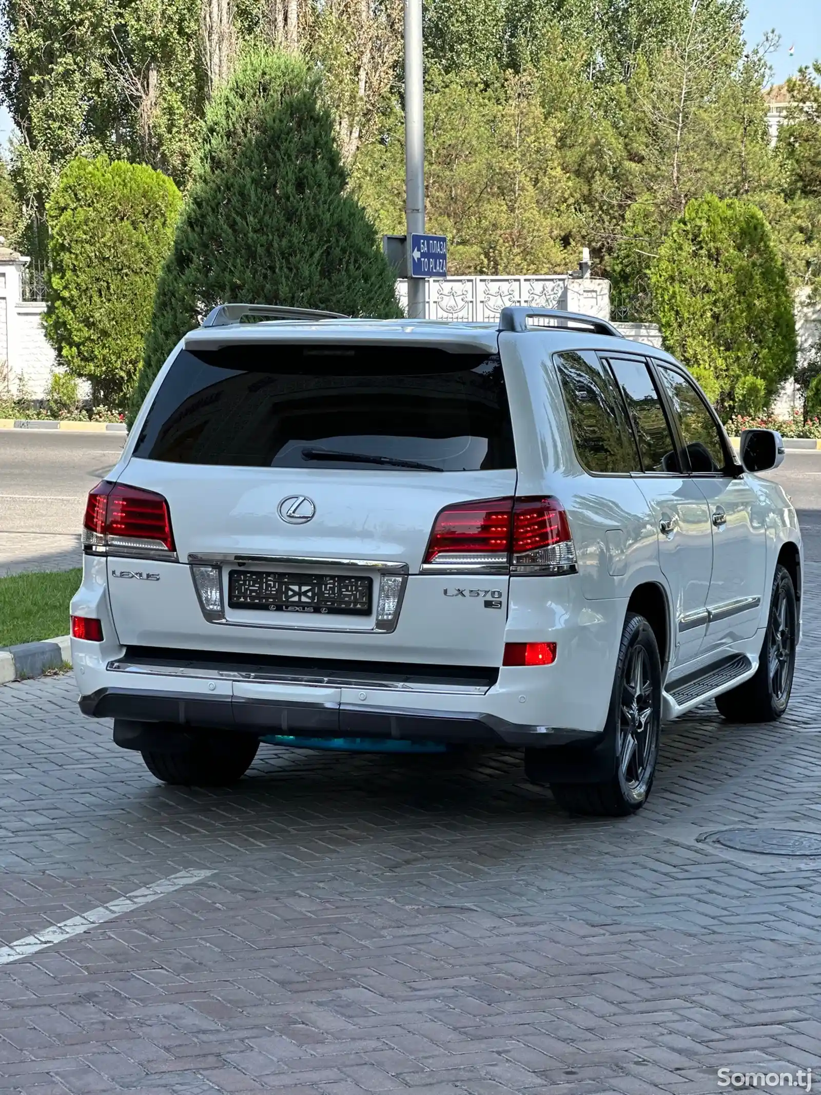 Lexus LX series, 2015-6