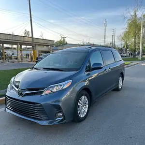 Toyota Sienna, 2016