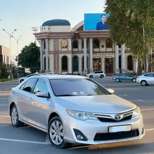 Toyota Camry, 2014