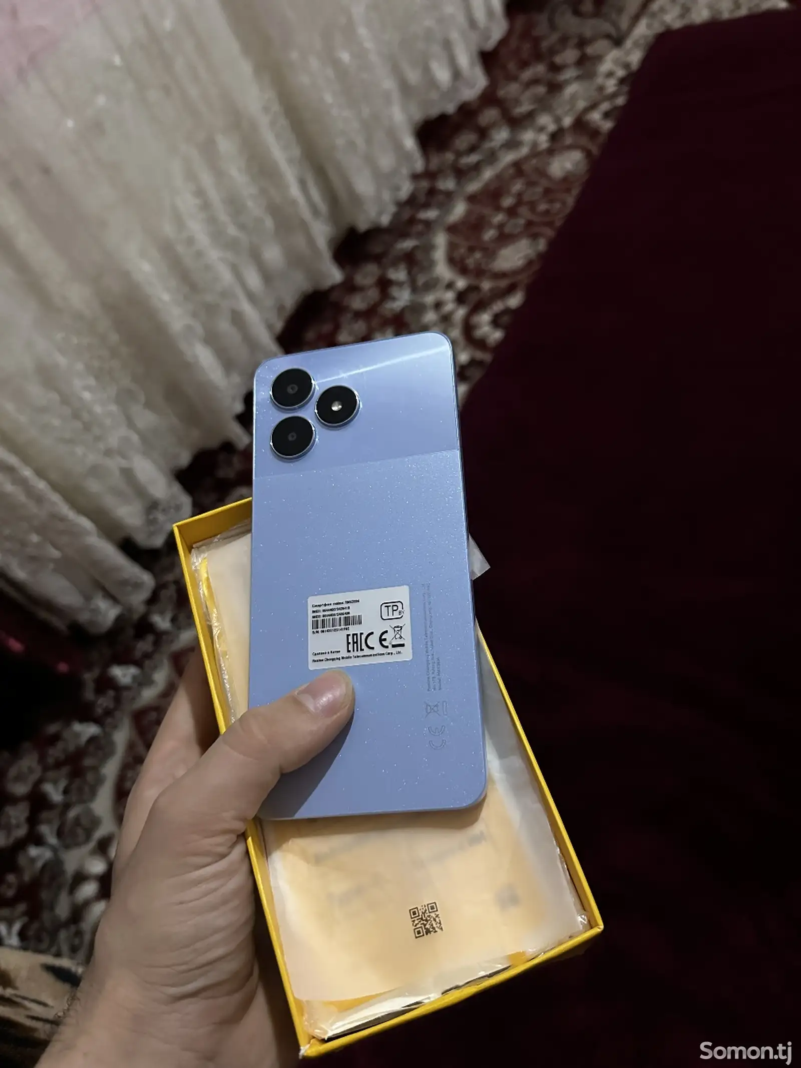 Смартфон Realme-1