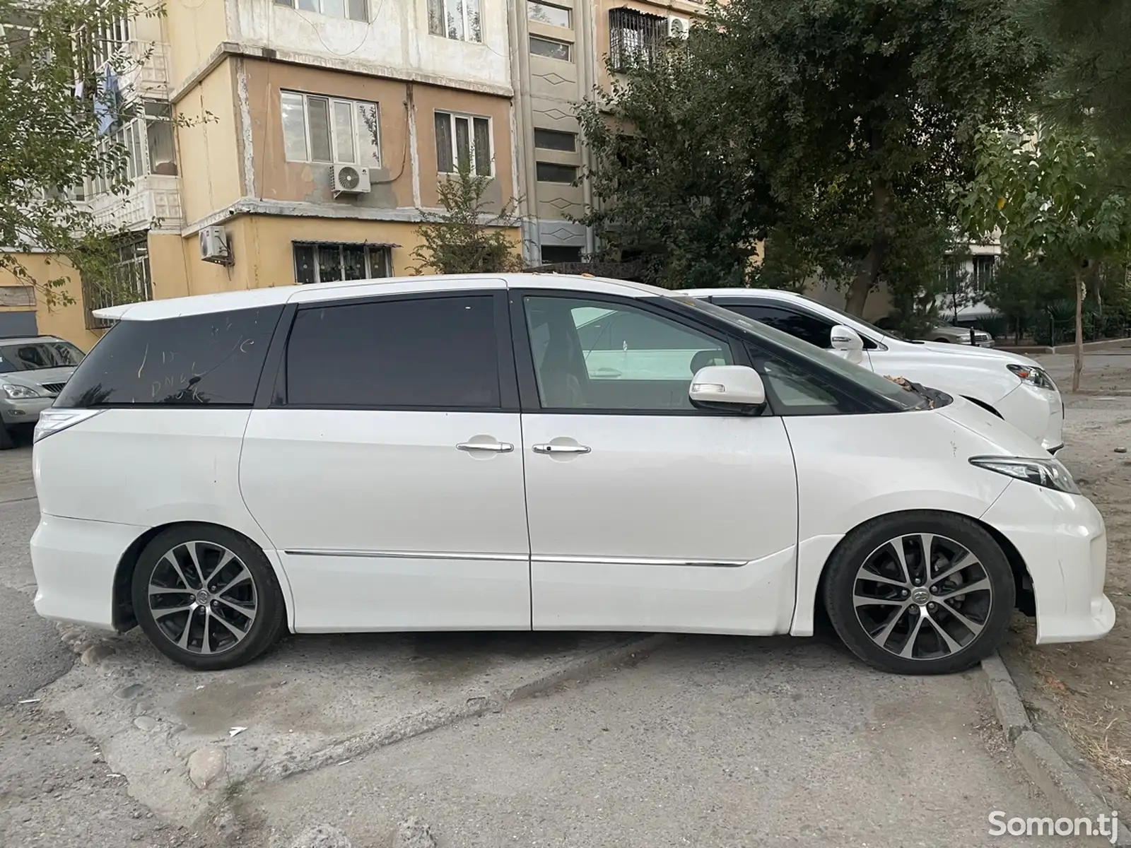 Toyota Estima, 2015-3