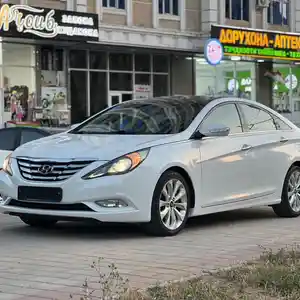 Hyundai Sonata, 2010