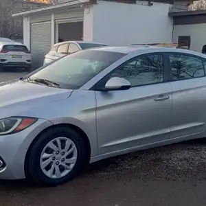 Hyundai Elantra, 2018