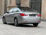 Hyundai Sonata, 2010-7