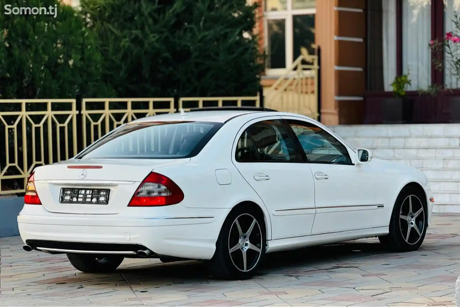 Mercedes-Benz E class, 2009-5