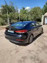 Hyundai Elantra, 2017-4