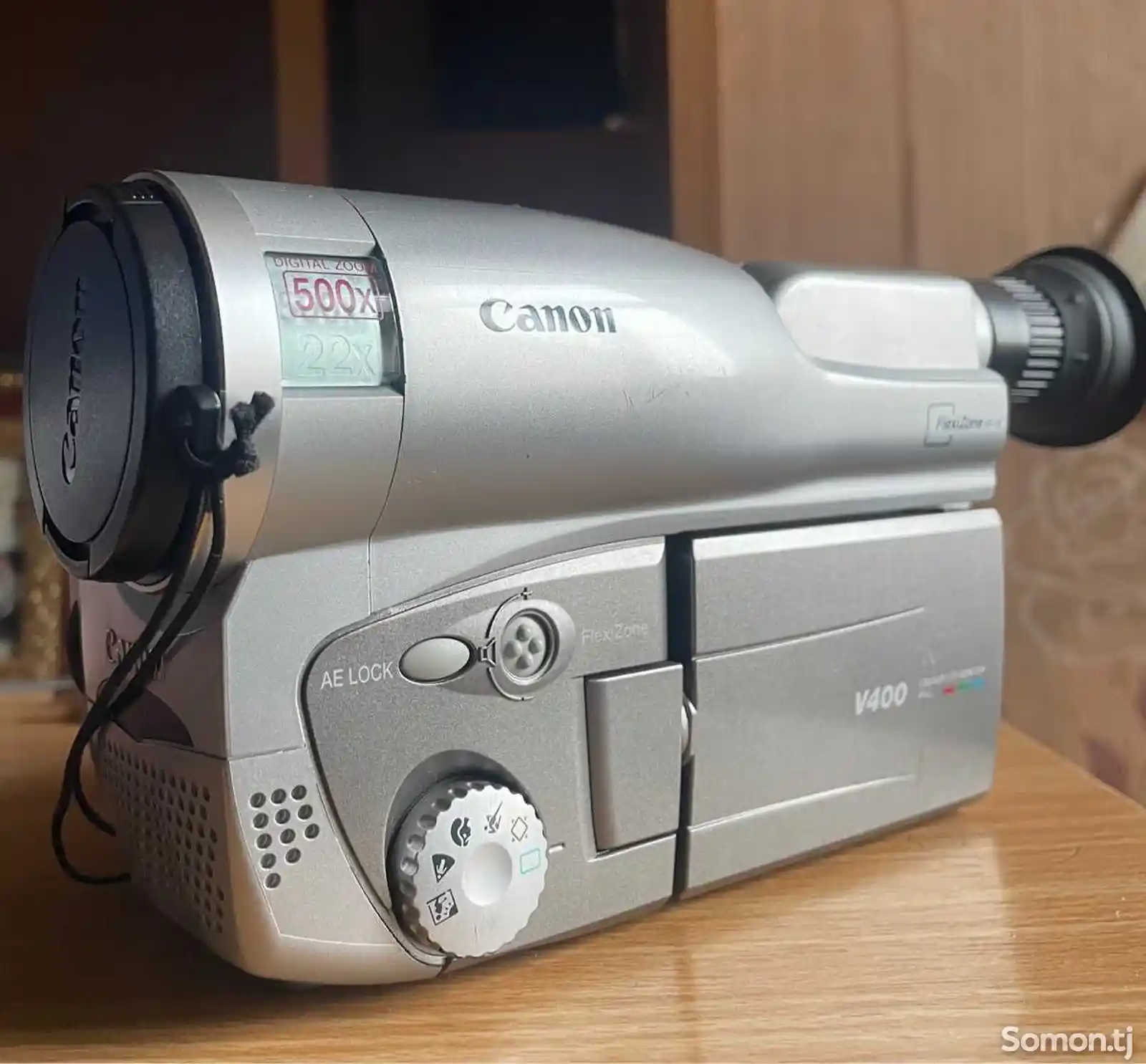 Видеокамера Canon V400 Camcorder-1