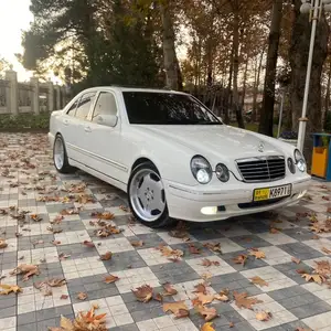 Mercedes-Benz E class, 2001