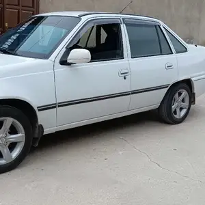 Daewoo Nexia, 1996