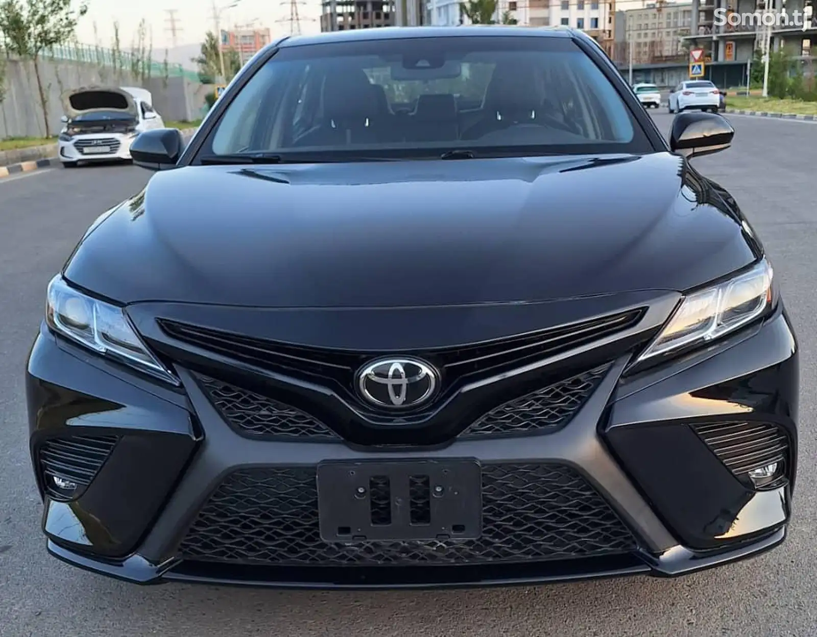 Toyota Camry, 2018-1