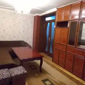 3-комн. квартира, 4 этаж, 65 м², Абдурахмони Джоми 11 (Орджоникидзе)