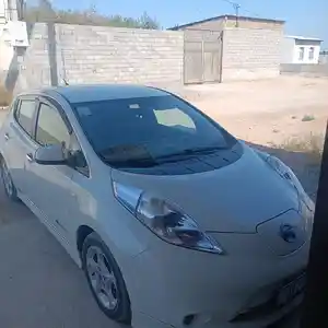 Nissan Leaf, 2012