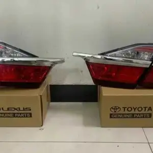 Задние стоп фары на Toyota Camry 5