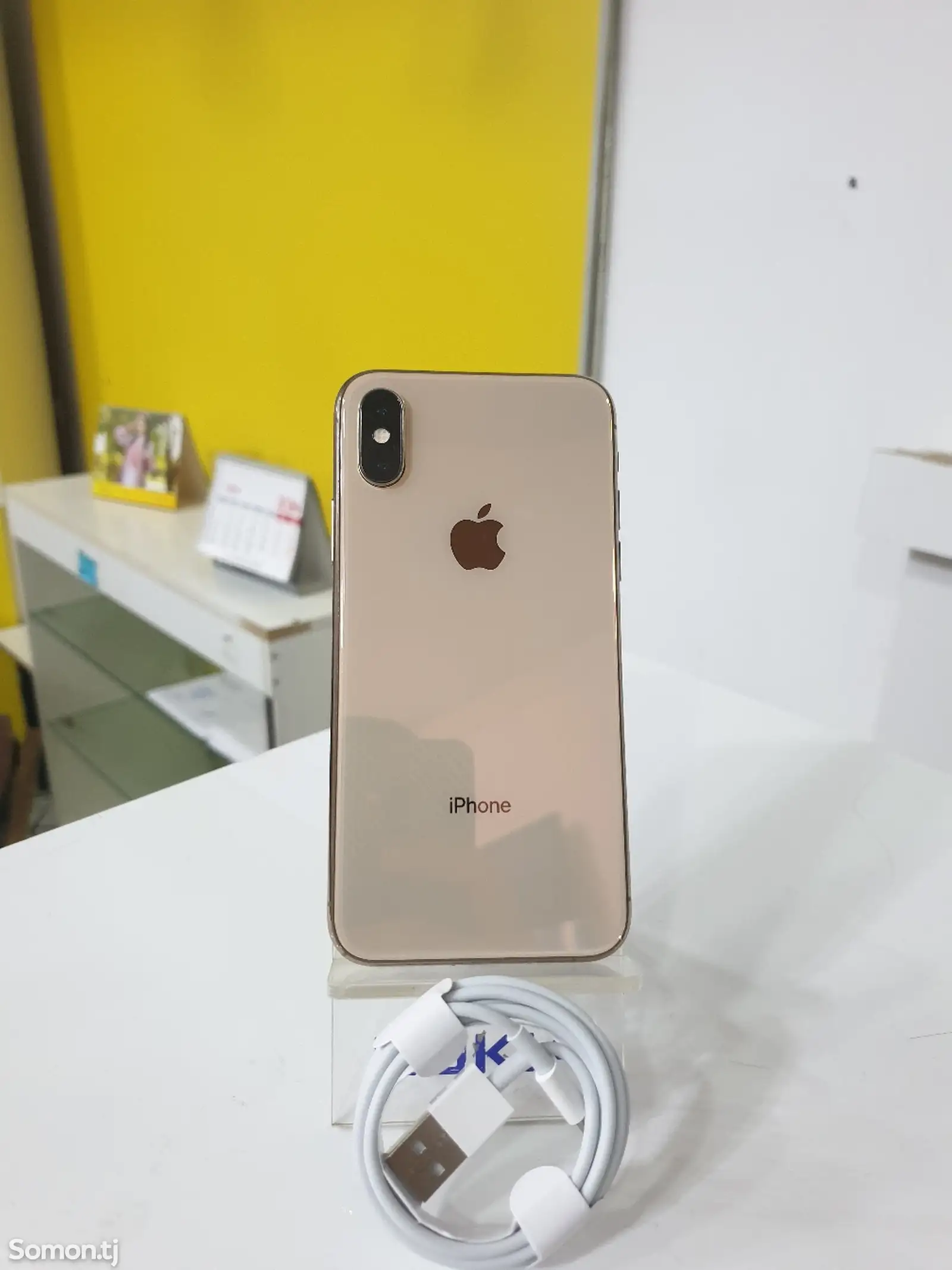 Apple iPhone Xs, 64 gb, Gold-1