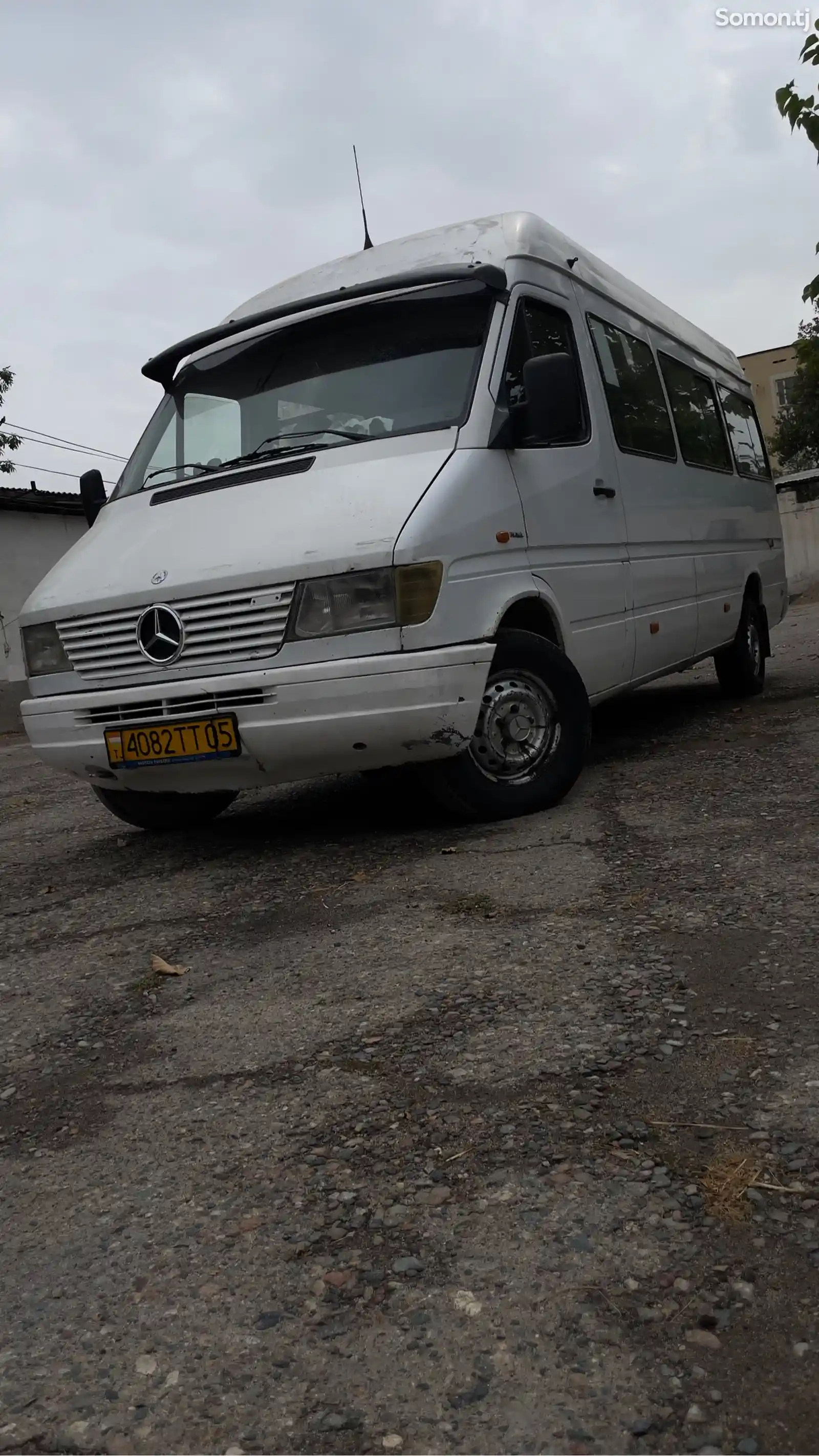 Микроавтобус Mercedes Sprinter-1