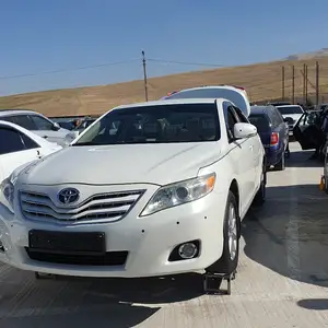 Toyota Camry, 2010