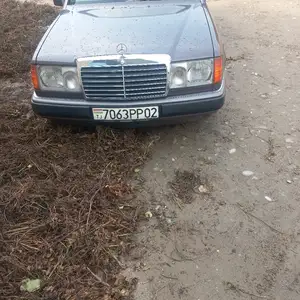 Mercedes-Benz W124, 1992