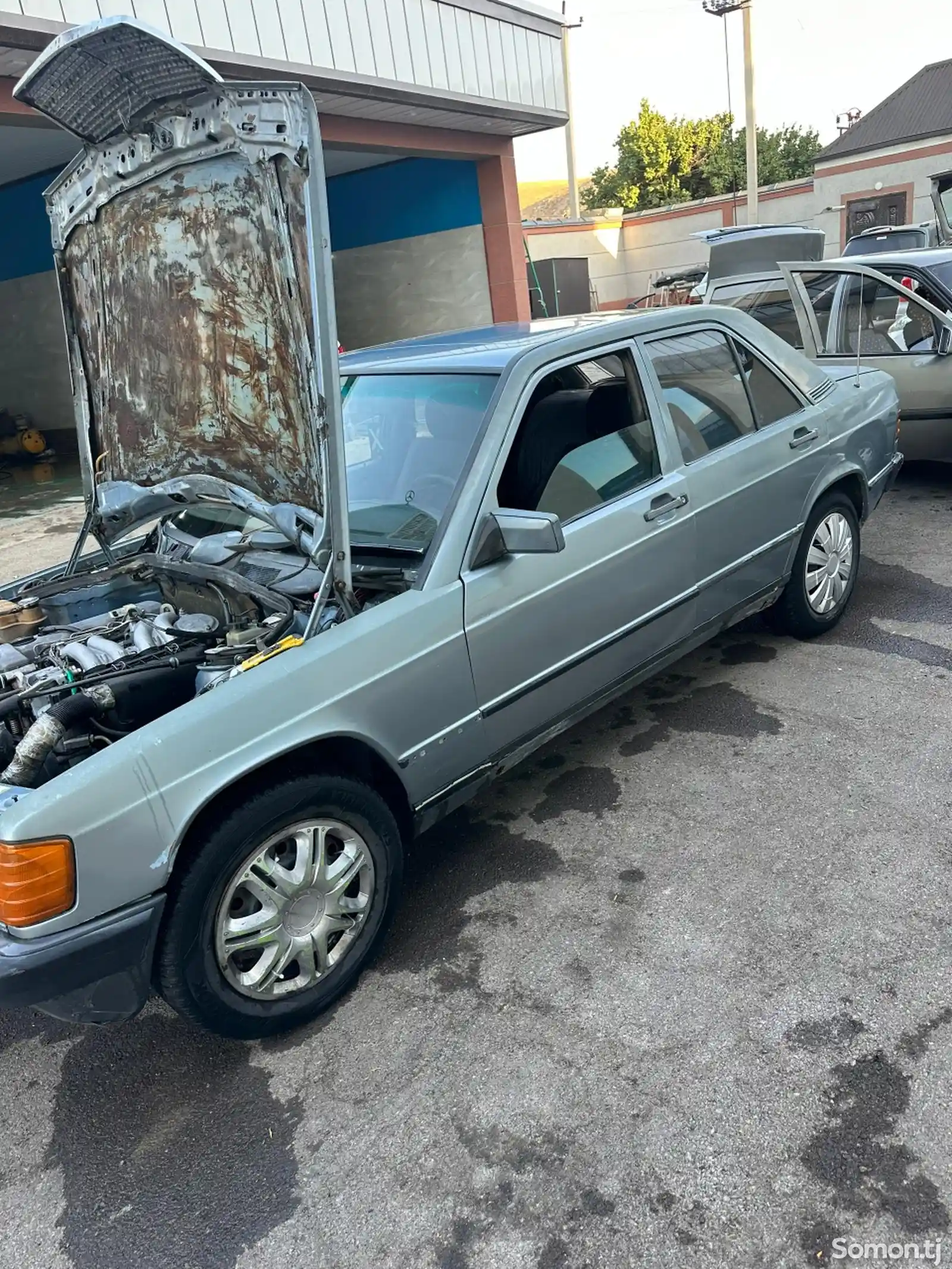 Mercedes-Benz W201, 1987-1