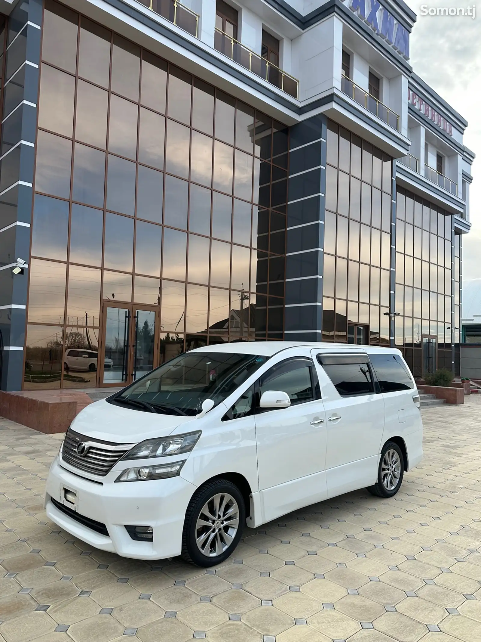 Toyota Vellfire, 2014-1